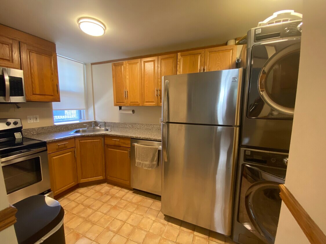 Foto principal - 149 Winthrop Rd