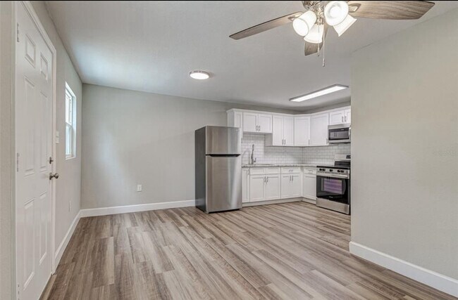 Foto del edificio - 701 N Vermont Ave