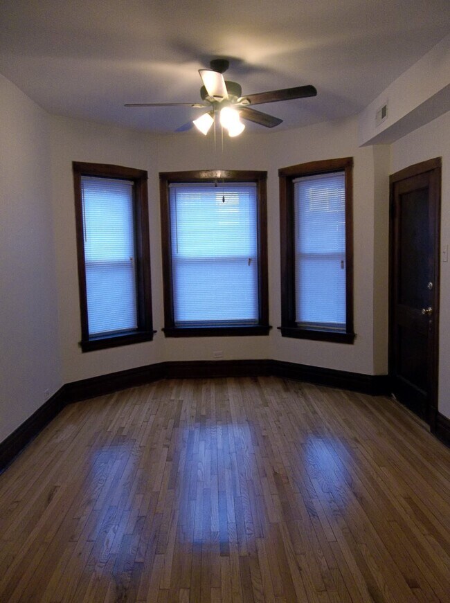 Building Photo - 1439 N Ridgeway Ave