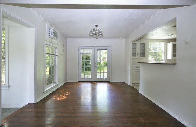 Building Photo - 8343 Bonner Dr