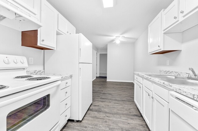 Building Photo - Walnut Woods Apartments