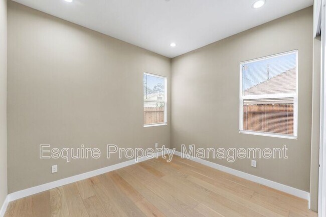 Foto del edificio - 549 Carty Dr
