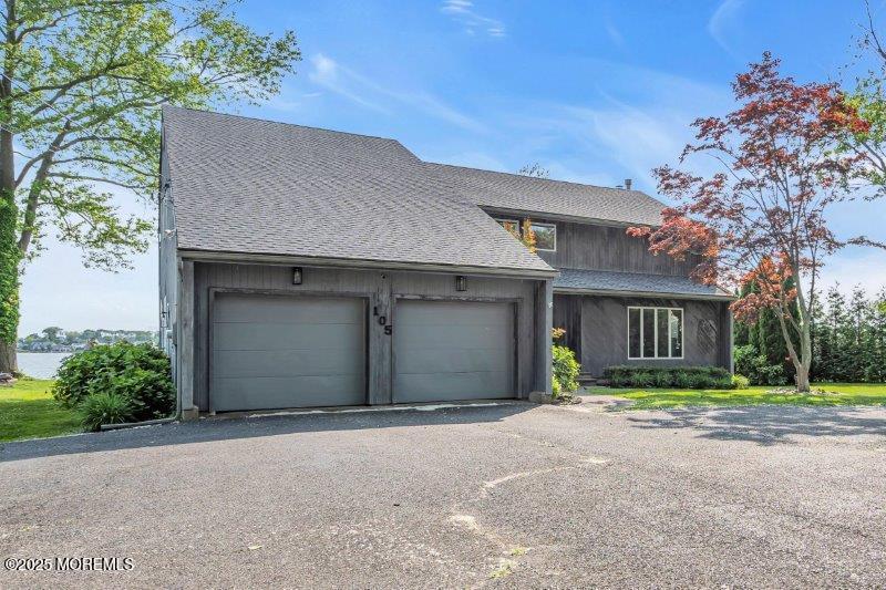 Foto principal - 105 Riverview Ave