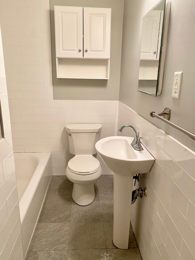 694 Green St Unit 2, Cambridge, MA 02139 Condo for Rent in Cambridge