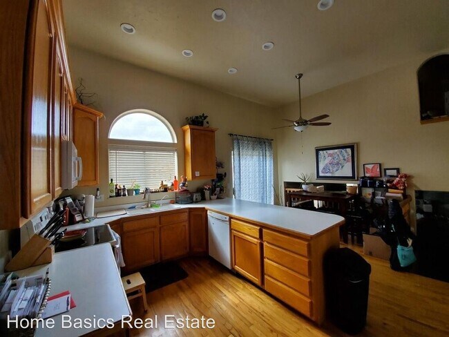 Building Photo - 5 br, 3 bath House - 335 W 1780 N