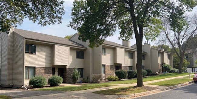 Foto del edificio - Madison Townhomes