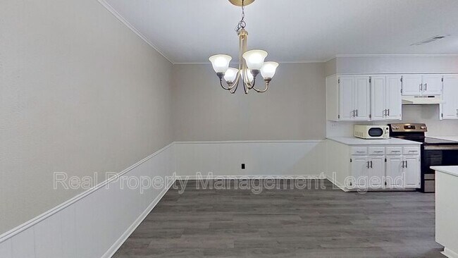 Foto del edificio - 821 W Woodard St