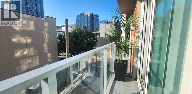 Photo du bâtiment - 180 E 2nd Ave