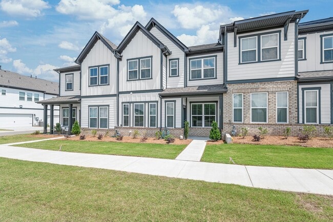 Building Photo - 5807 Clear Creek Ln