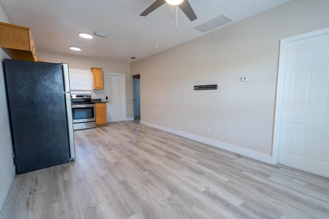 Building Photo - 1301 NE 16th Terrace