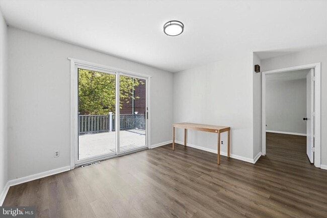 Foto del edificio - 3 Curtis Ave