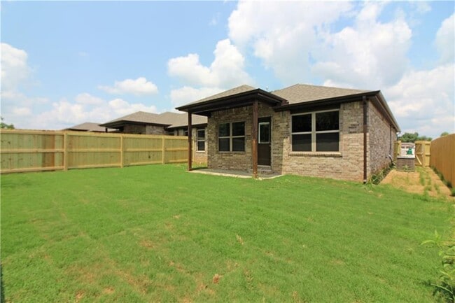 Building Photo - 1531 Purple Finch St