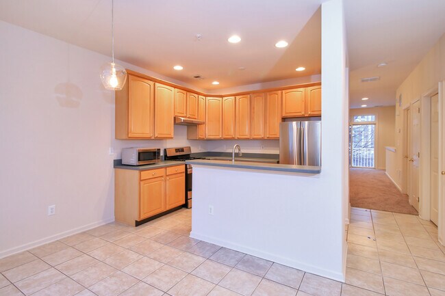 Building Photo - 342 Oswego Ct
