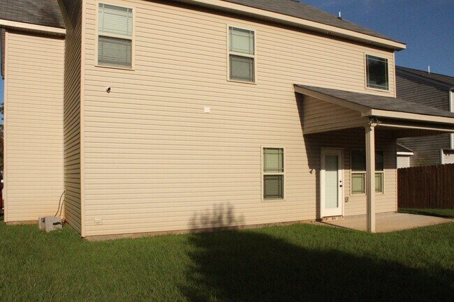 Foto del edificio - 111 Sourwood Ln