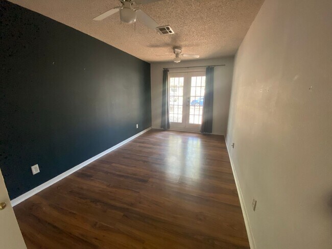 Building Photo - 5302 Ave G