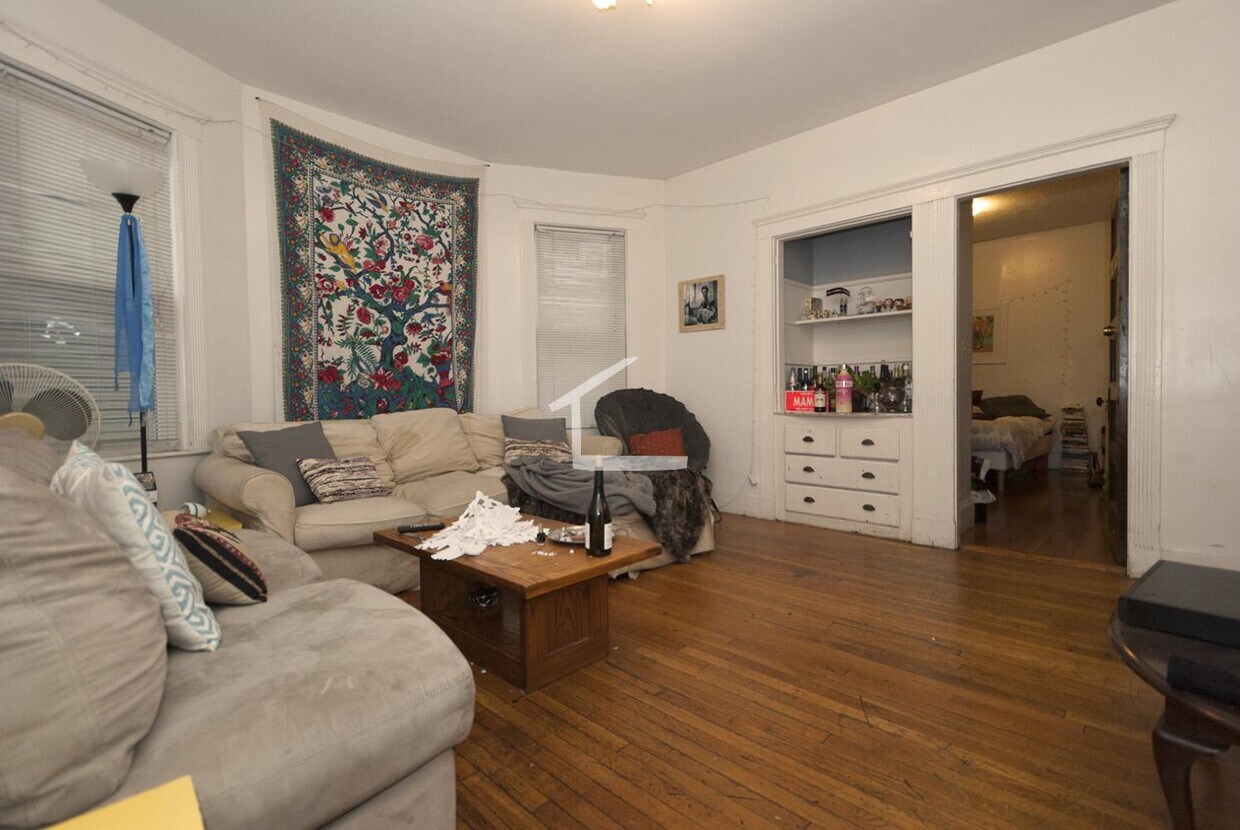 Foto principal - 36 Brainerd Rd
