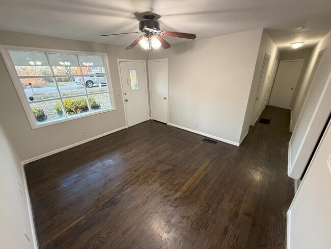 Foto del edificio - 1711 Southwind Dr