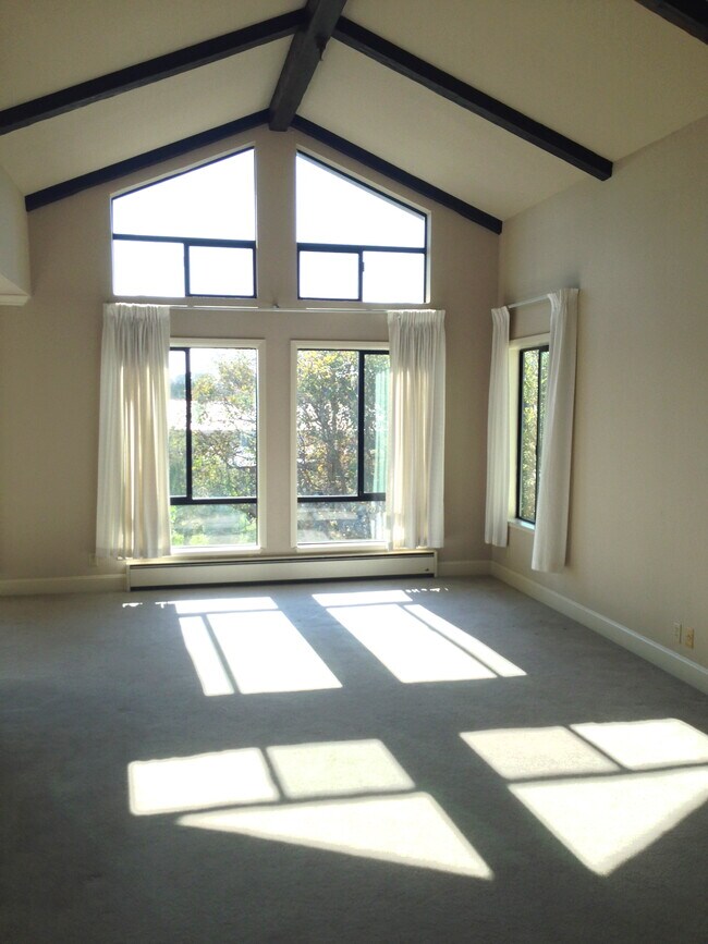 Sala de estar - 500 Poplar Ave