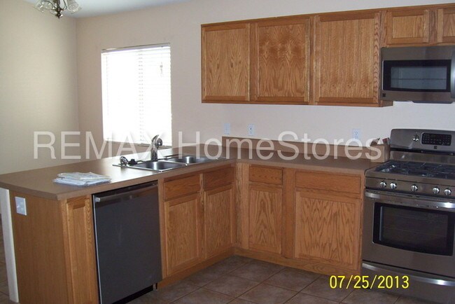 Building Photo - 5310 Planada Dr
