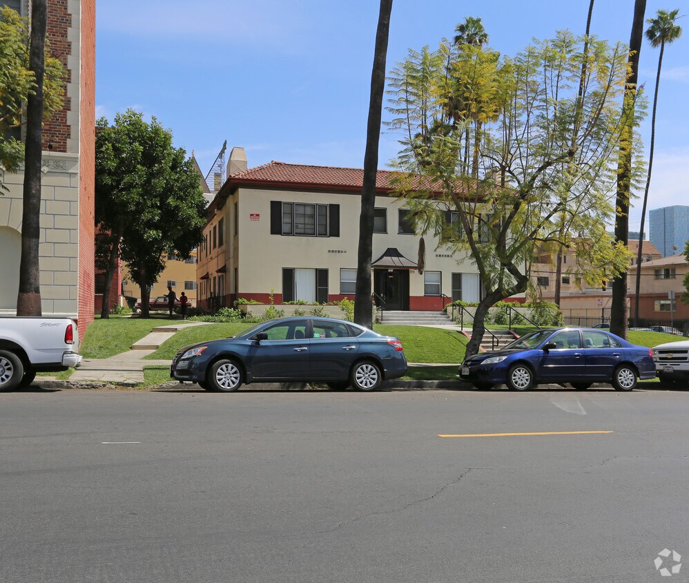 Foto del edificio - 456 S Kenmore Ave