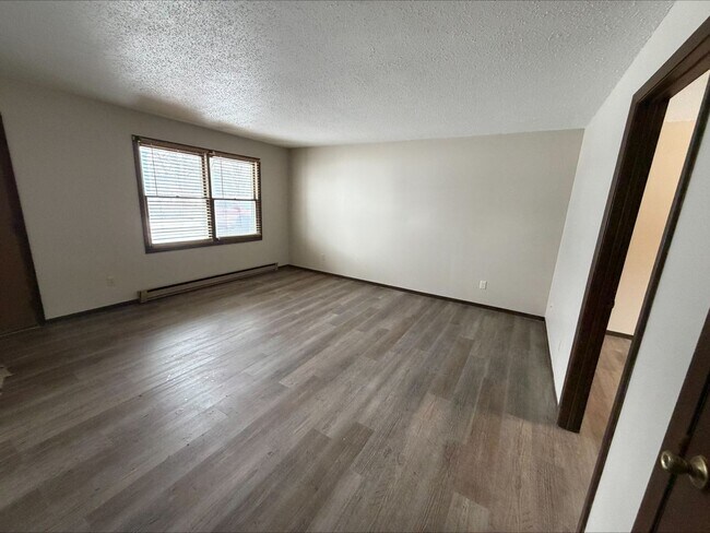 Building Photo - 928 1st Ave