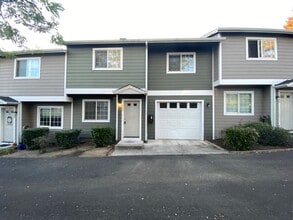 Building Photo - 1062 Spring St