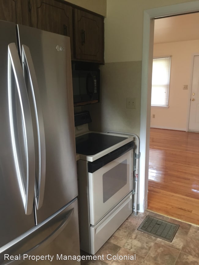 Building Photo - 3 br, 2 bath House - 2816 Sample Ave SE