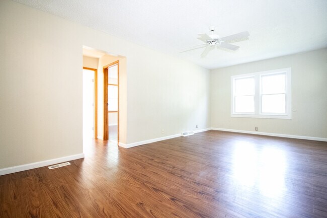 Building Photo - 5007 Arbor Way