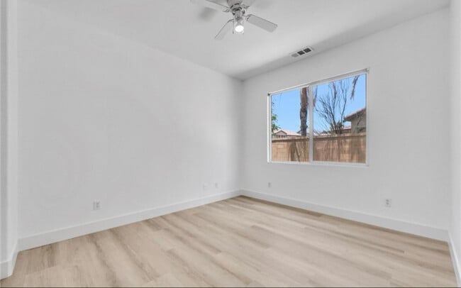 Foto del edificio - 14584 Sleepy Creek Dr