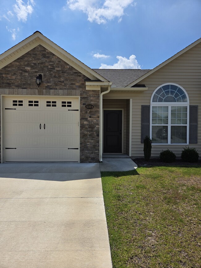 Photo - 3237 Gordon Dr (Greenville, NC) Townhome
