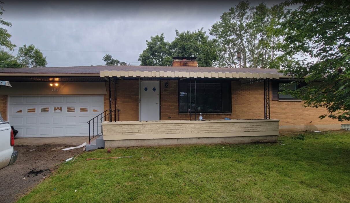 Primary Photo - 205 Minty Ave