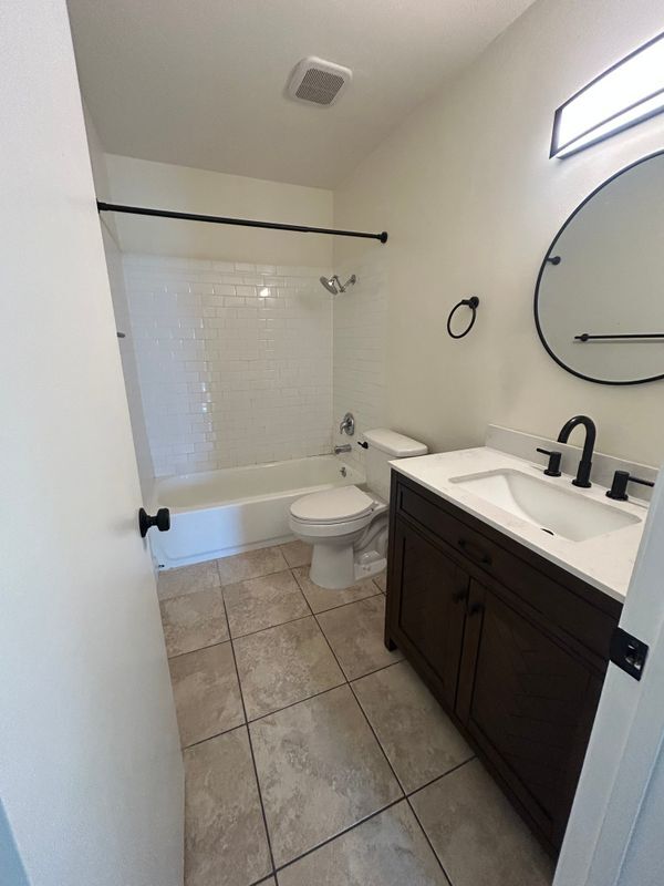 Building Photo - 1300 Saratoga Ave