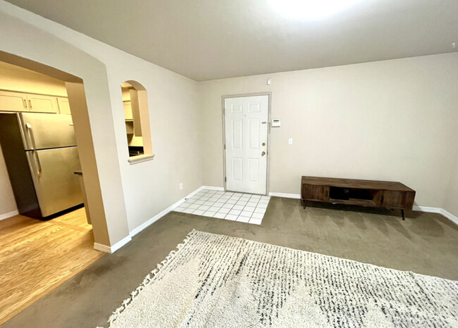 Building Photo - 150 S 800 E