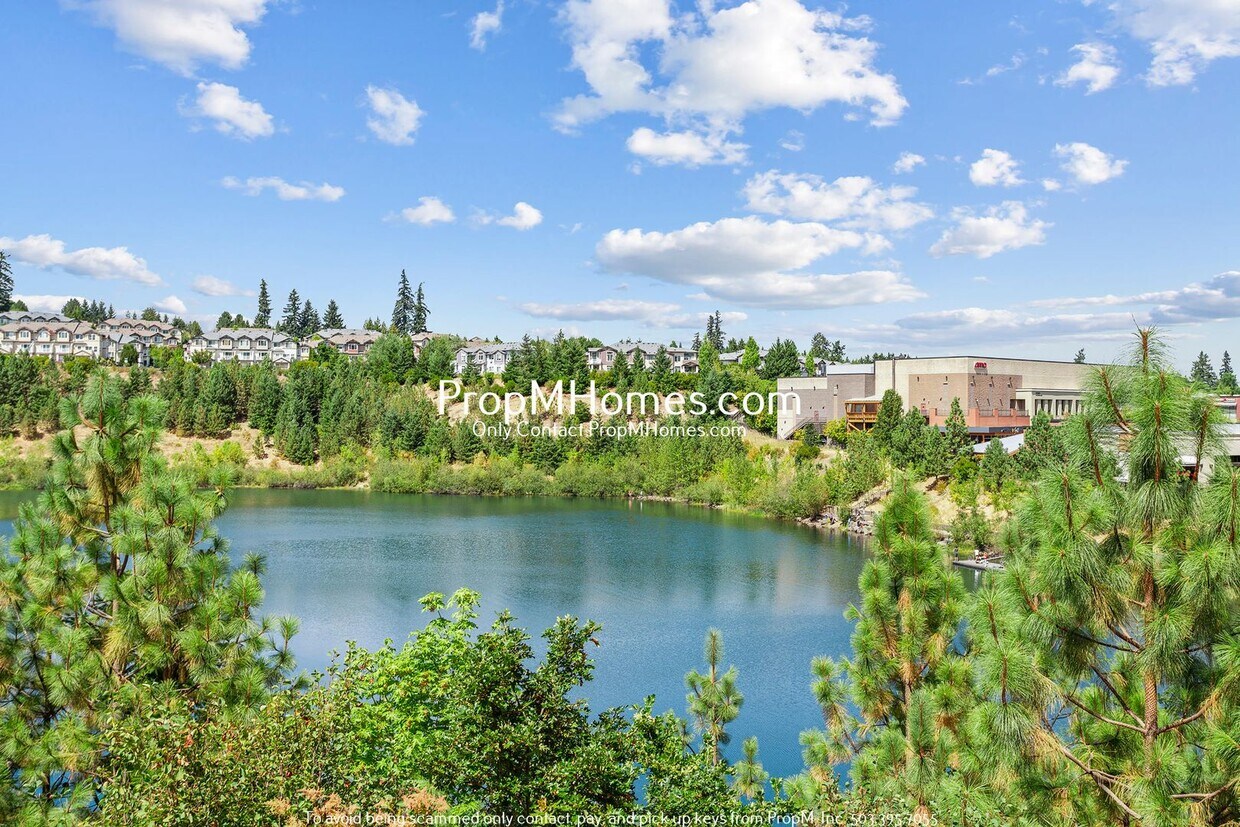 Foto principal - Two Bedroom Condo in Progress Ridge - Lake...