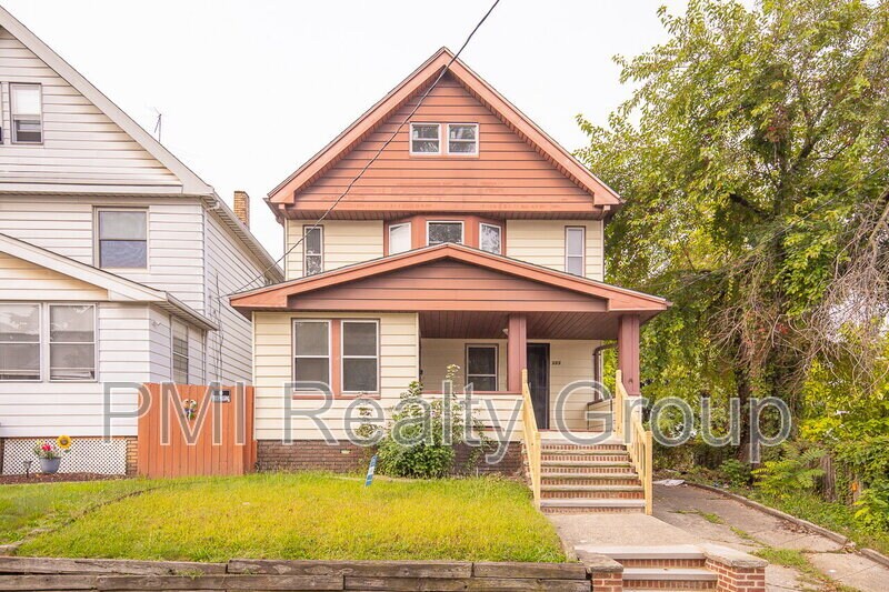 Foto principal - 888 Evangeline Rd