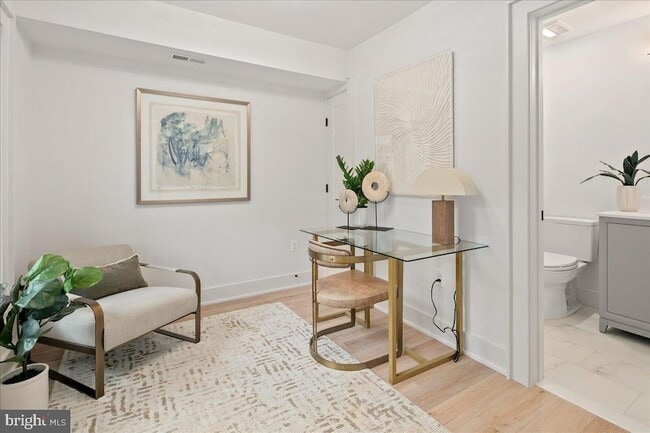 Foto del edificio - 911 N Irving St