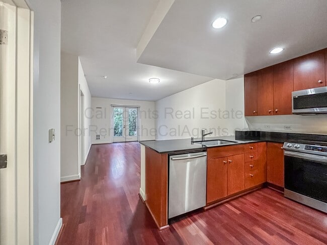 Photo - 585 9th St Townhome