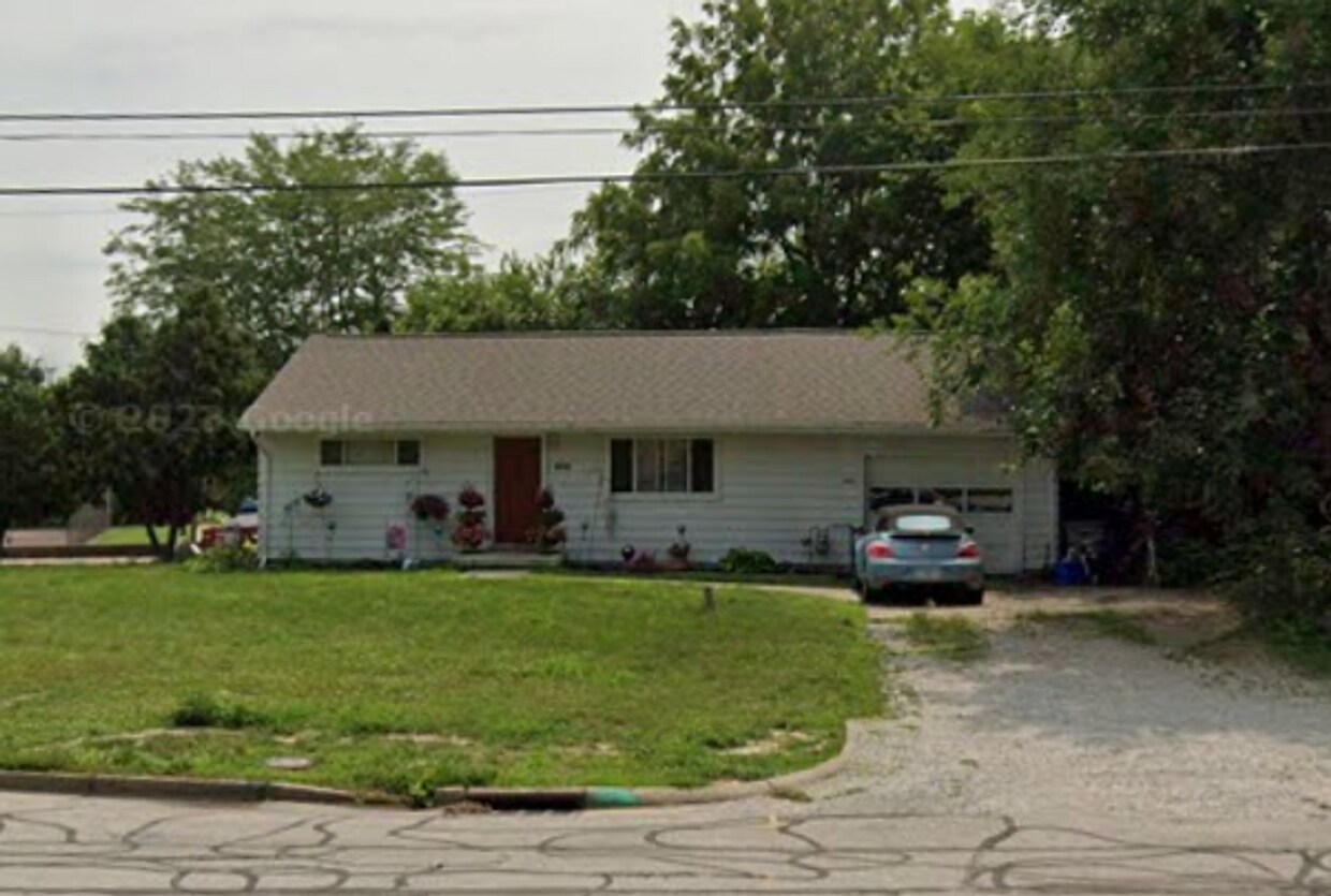 Primary Photo - 4 Bedroom, 2 Bathroom House Close to Purdu...