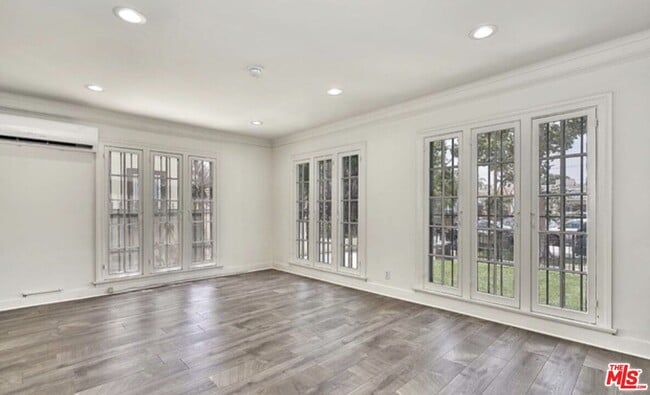 Foto del edificio - 734 S Gramercy Pl