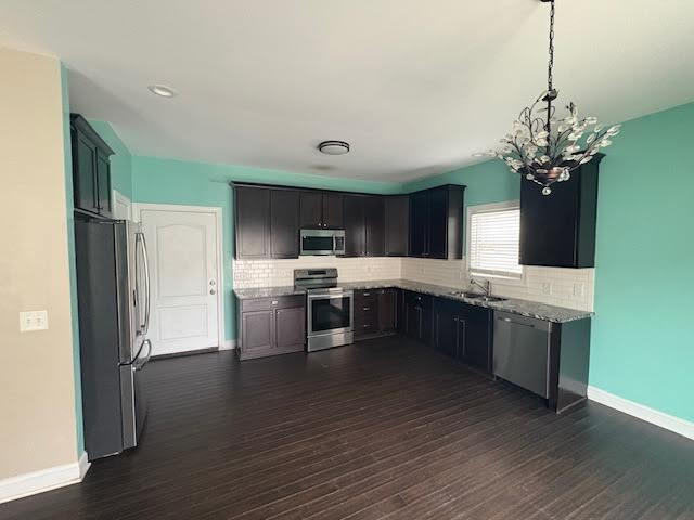 Building Photo - "Charming 3-Bedroom Home with 2.5 Baths in...