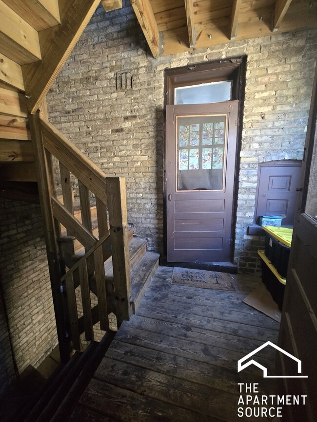 Building Photo - 5618 N Kimball Ave