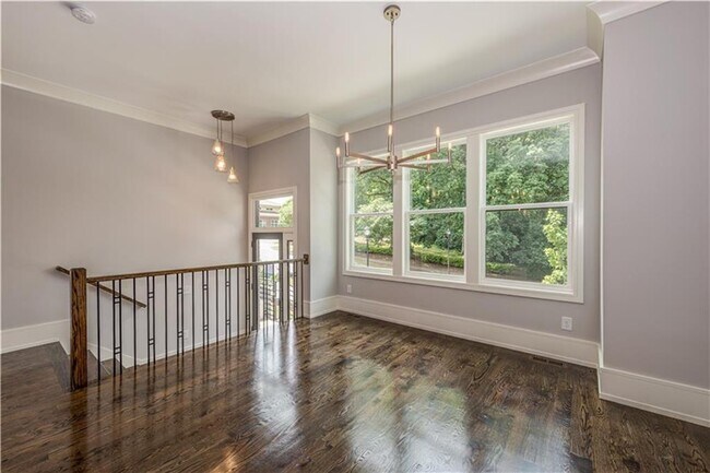 Foto del edificio - 3553 Blair Cir NE