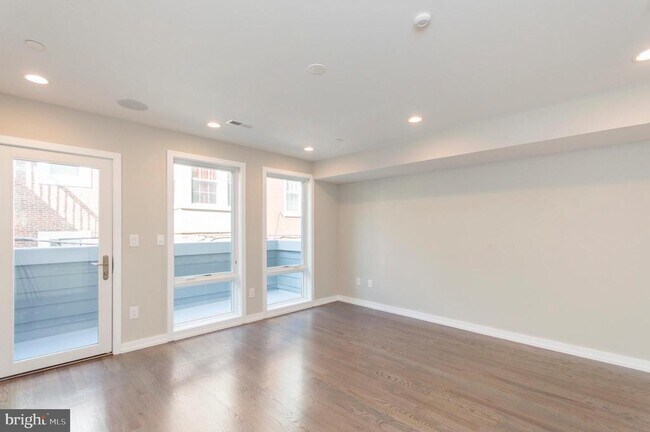 Foto del edificio - 1703 Bainbridge St