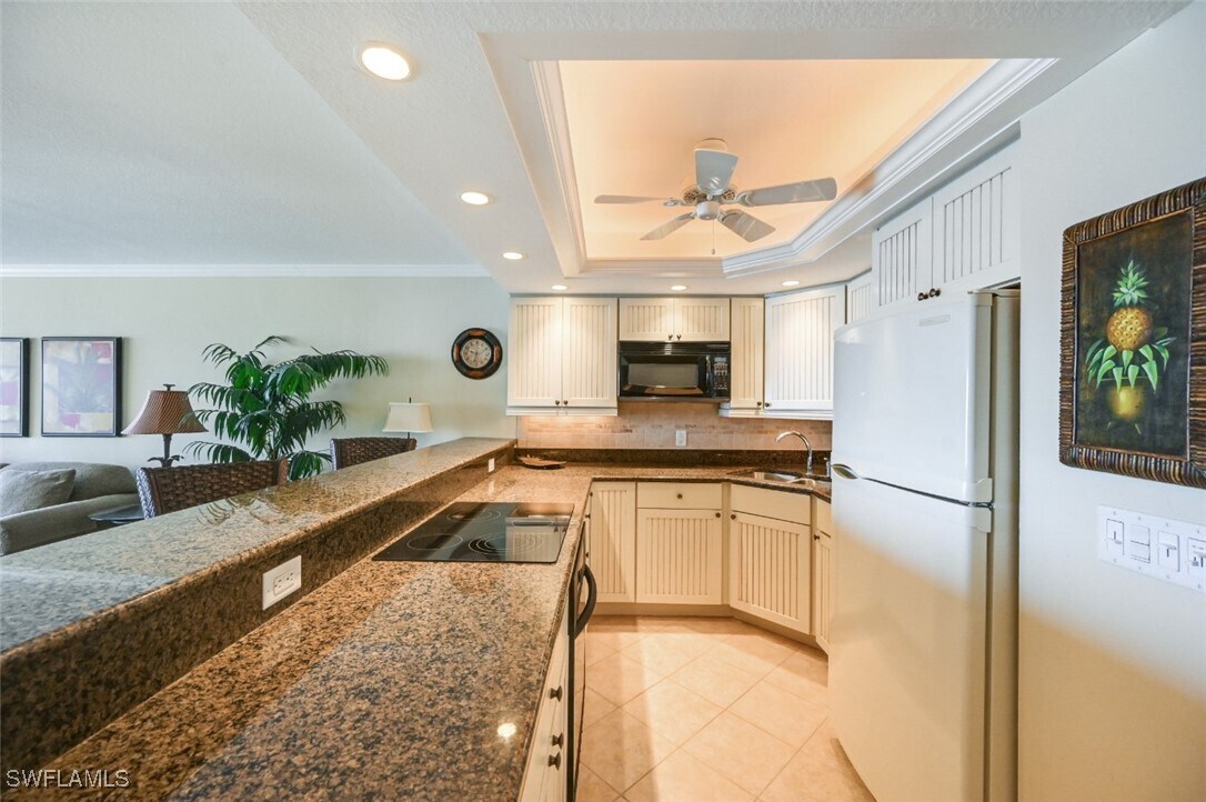 Foto principal - 25850 Hickory Blvd