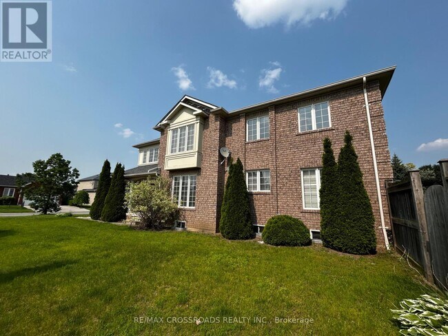 Building Photo - 33 Bugelli Dr