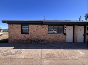Building Photo - 707 47th St