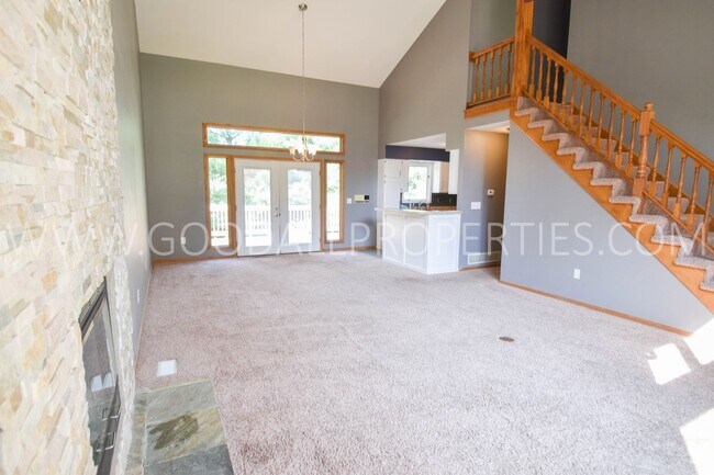 Foto del edificio - Large 4 Bedroom, 2 Bathroom Home in West D...