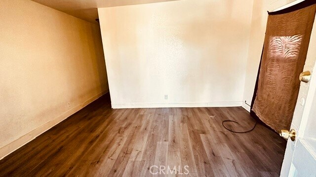 Building Photo - 1221 W 59th St