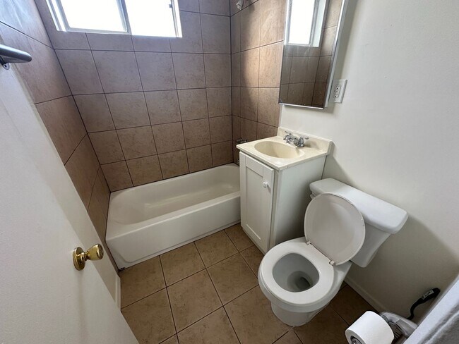 Foto del edificio - 1533 E 51st St