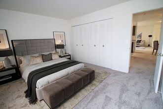 Interior Photo - Novi Ridge